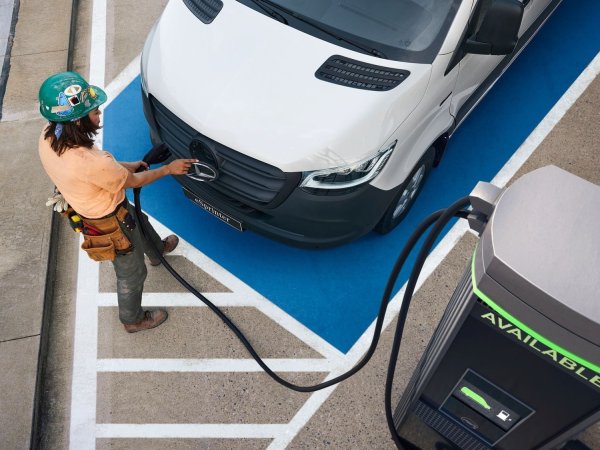 Oostendorp Autolease - B-rijbewijs toegestaan voor elektrische bestelbus tot 4.250 kg